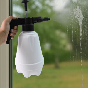 1.5L Heavy-Duty Plastic Pressure Spray Bottle with Adjust...